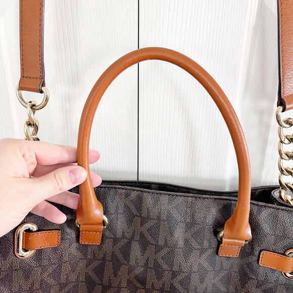 Michael Kors Hamilton Large East West Monogram Shoulder Tote - Picture 13 of 14